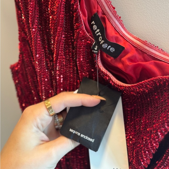 RETROFETE RED SPARKLE ONE SHOULDER DRESS - Picture 10 of 10